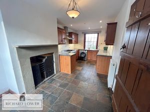 Kitchen- click for photo gallery